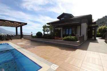 Antalya Alanya Kaleiçin`de Deniz Manzaralı Satılık Villalar