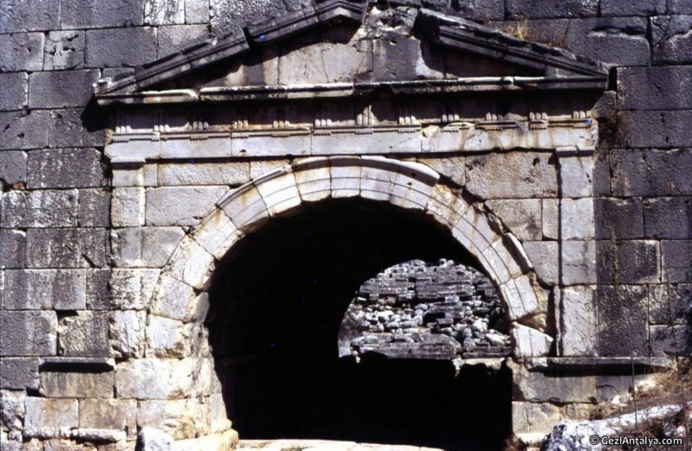 www.antalyaartutemlak.com ARTUT EMLAK MÜŞAVİRLİĞİ